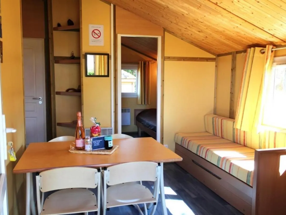 Chalets Independants En Camping 2 Etoiles Avec Terrasse - Ideal Famille, Activites Et Jeux Pour Enfants - Fr-1-489-405 Treignat France