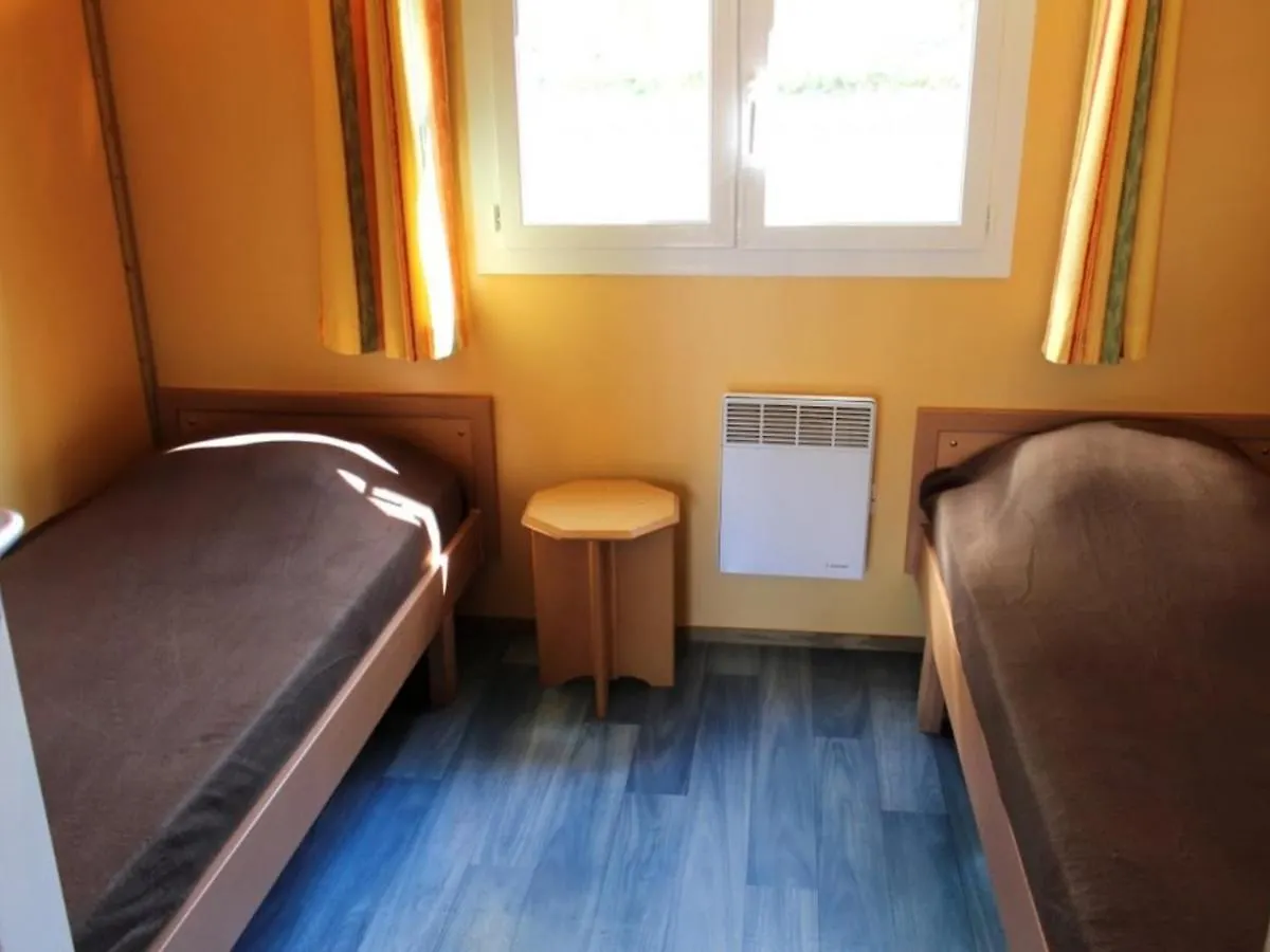 Holiday home Chalets Independants En Camping 2 Etoiles Avec Terrasse - Ideal Famille, Activites Et Jeux Pour Enfants - Fr-1-489-405 Treignat