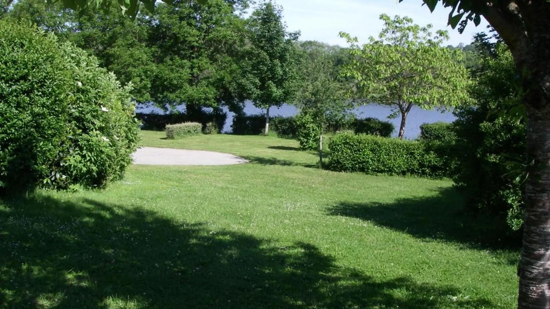Holiday home Chalets Independants En Camping 2 Etoiles Avec Terrasse - Ideal Famille, Activites Et Jeux Pour Enfants - Fr-1-489-405 Treignat
