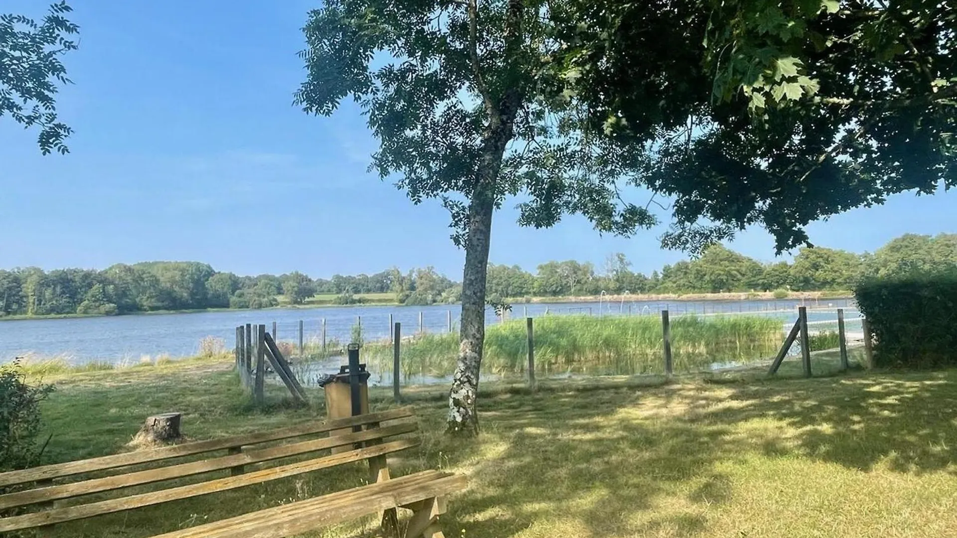 Chalets Independants En Camping 2 Etoiles Avec Terrasse - Ideal Famille, Activites Et Jeux Pour Enfants - Fr-1-489-405 Treignat 0*,  France